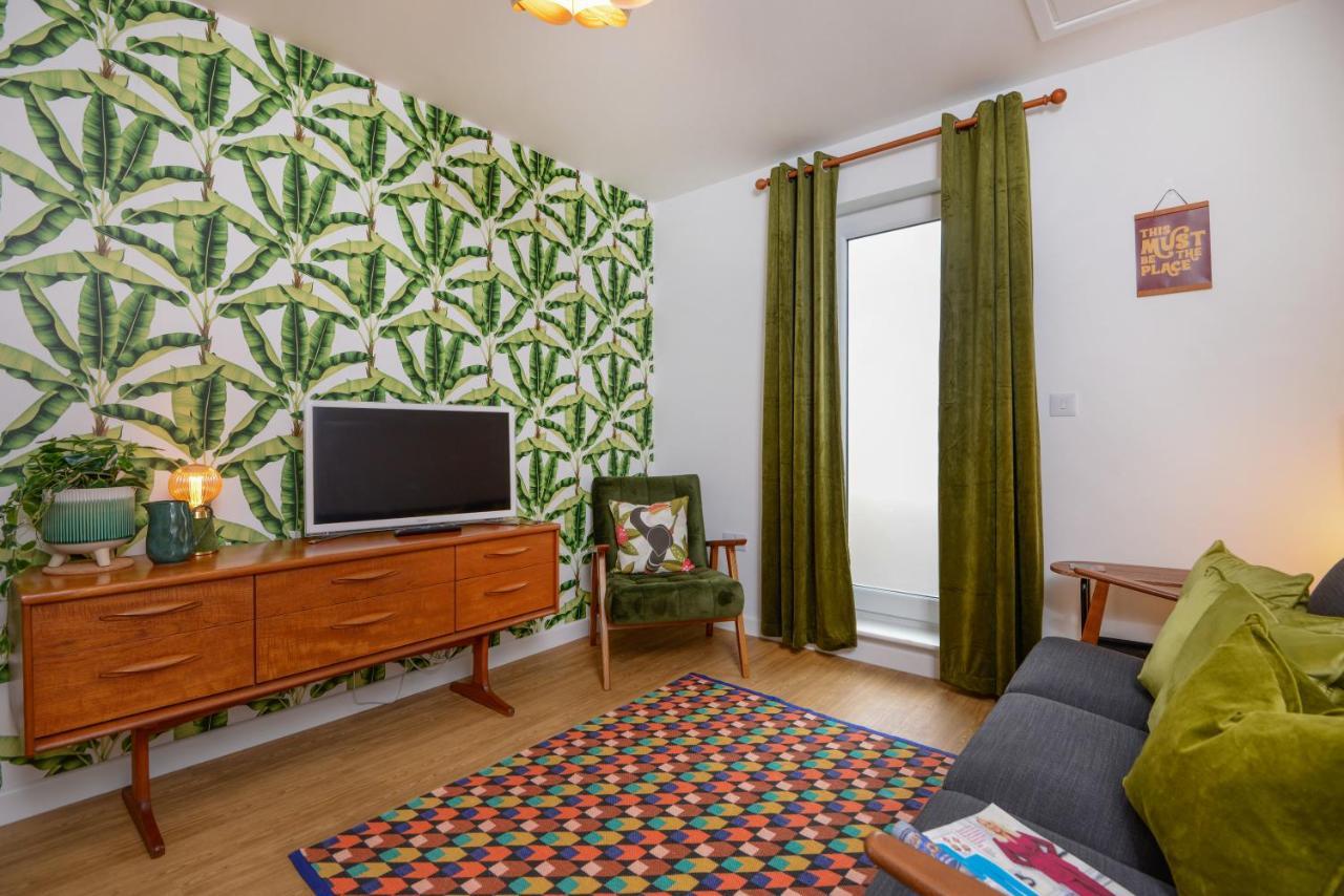 Apartment Two - Private Car Park, Comfortable And Well Equipped - By Ocean City Retreats Plymouth Exterior photo