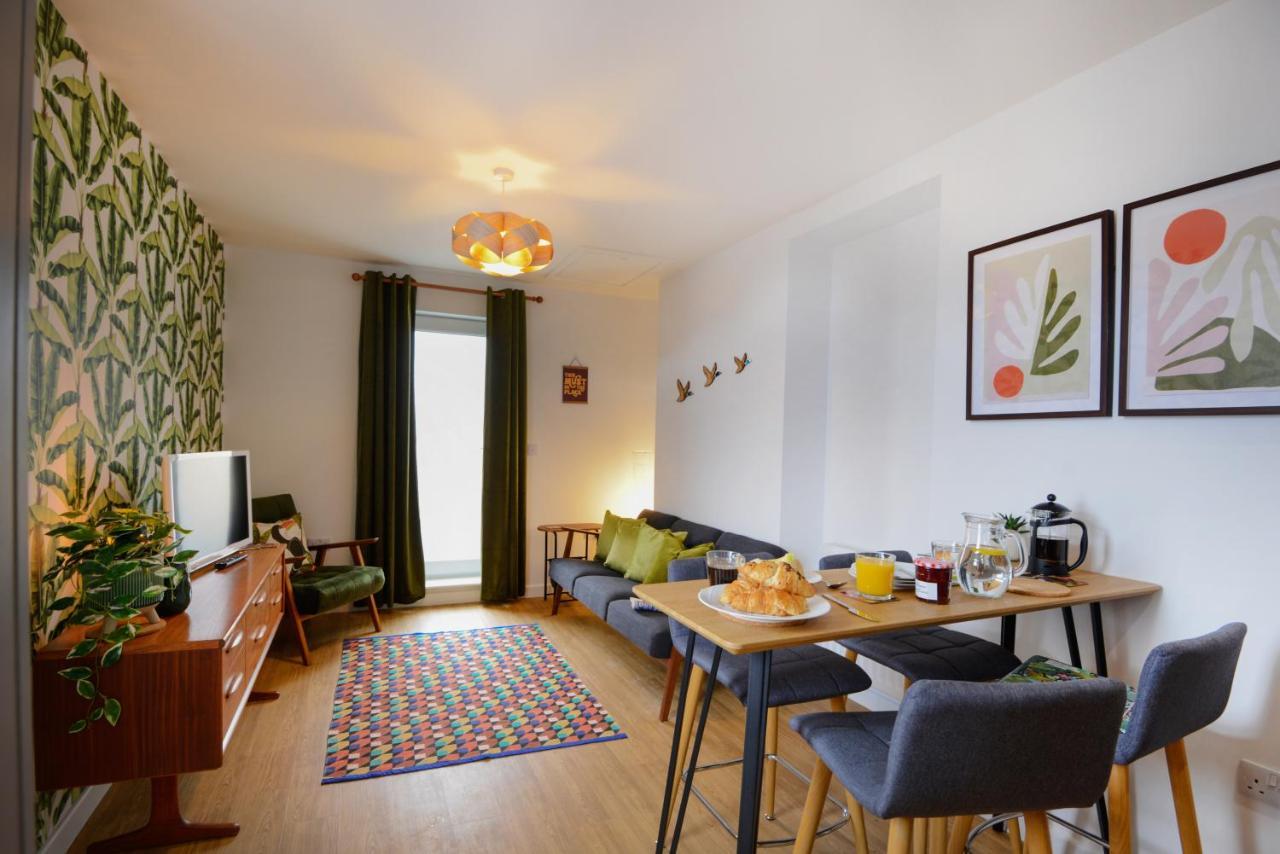 Apartment Two - Private Car Park, Comfortable And Well Equipped - By Ocean City Retreats Plymouth Exterior photo